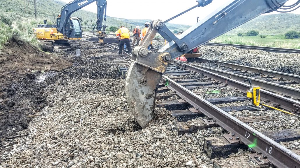 Railway Cribbing Bucket Dymax Rail